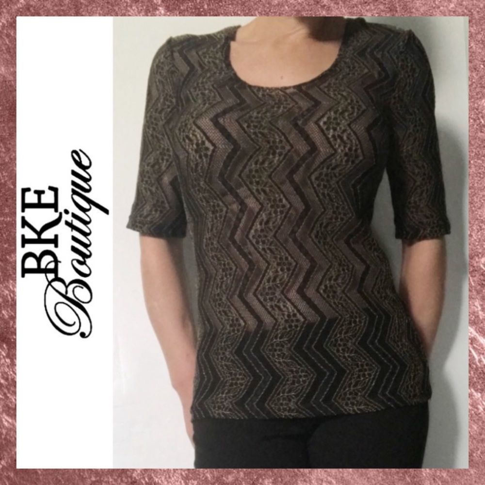 NEW BKE Boutique Black Tan Zigzag Lace Top Large L